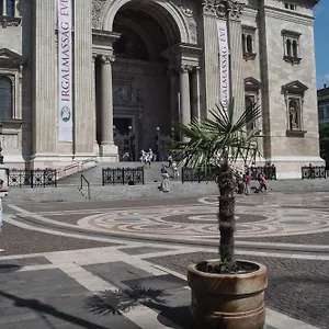 Helena With View On St. Stephan's Basilica Апартаменты